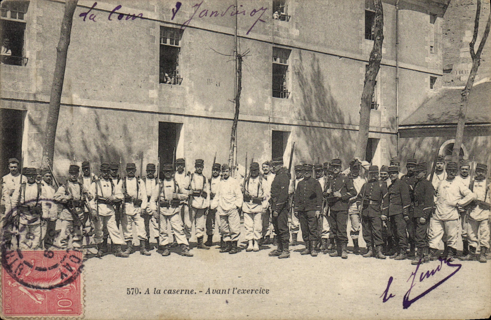 Cuarteles de Militaria de la POSTAL de la VENDIMIA antes del ejercicio