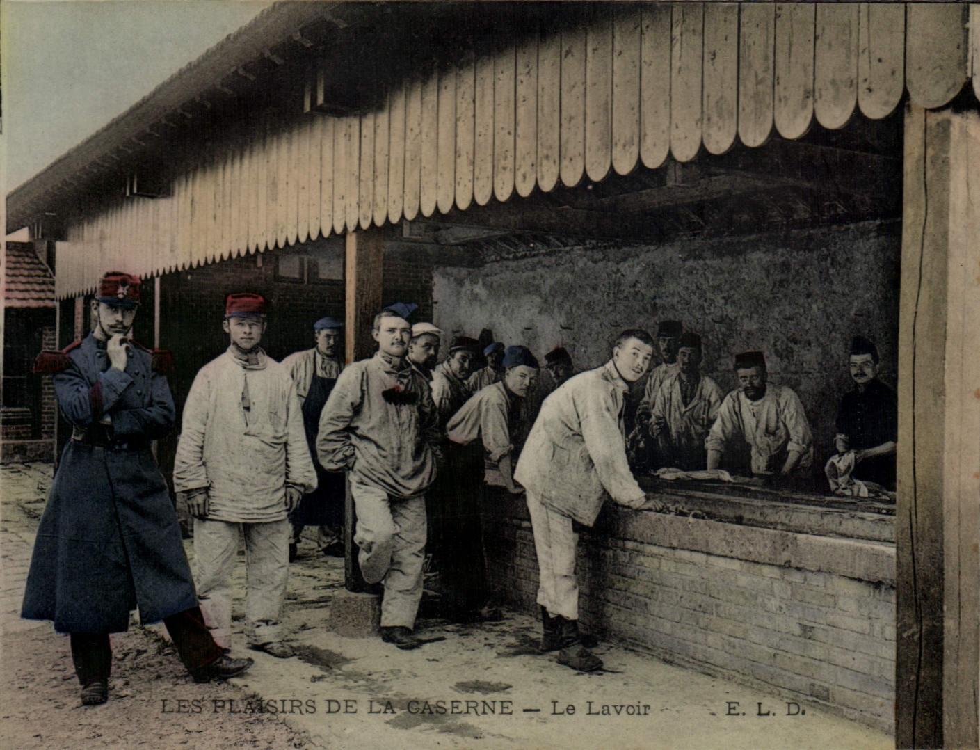 CPA Militaria Caserne Le lavoir 