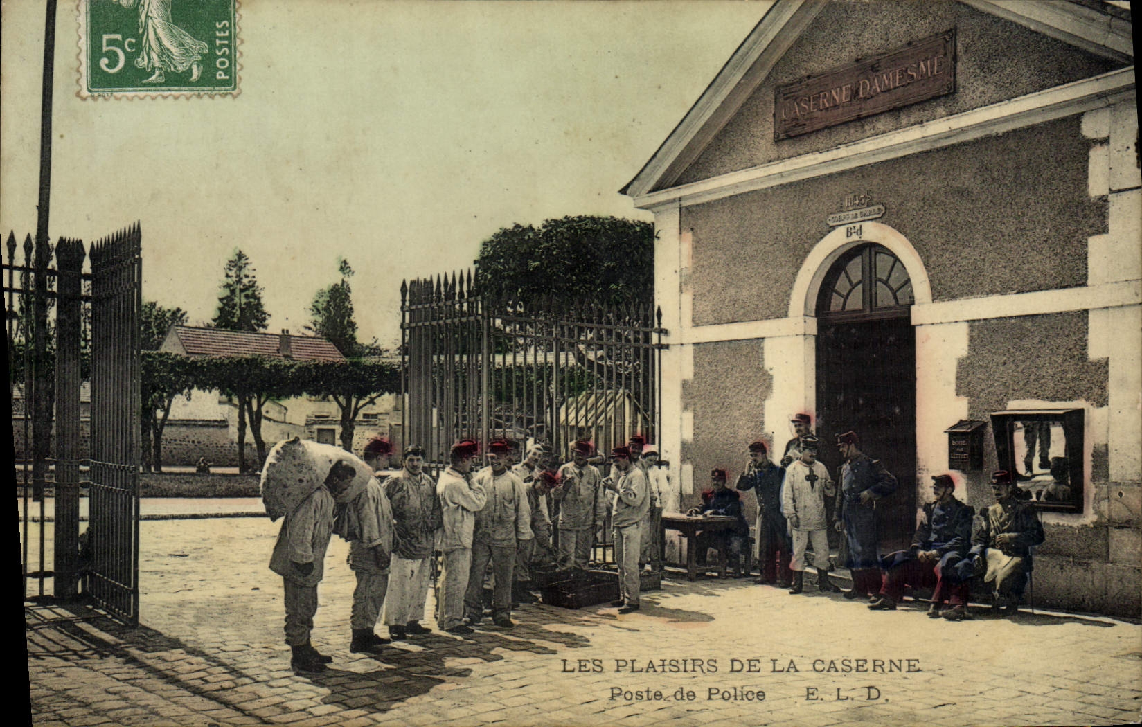 CPA Militaria Caserne Poste de police 