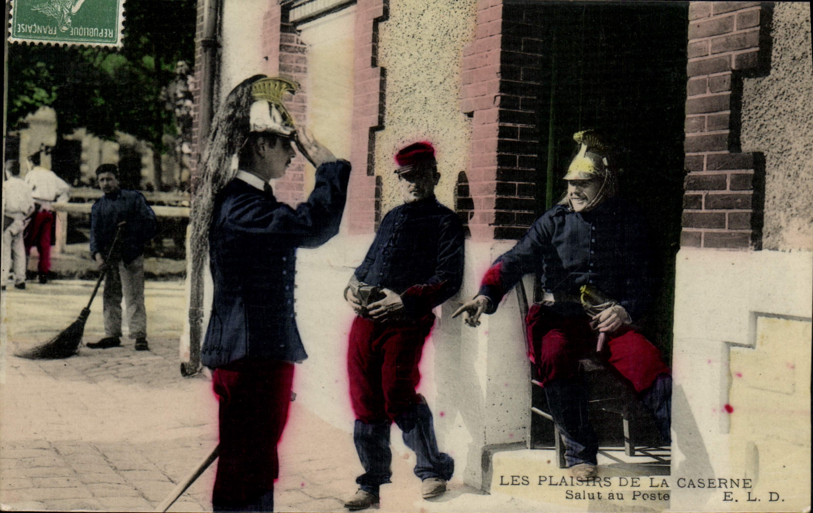 CPA Militaria Caserne Salut au poste 