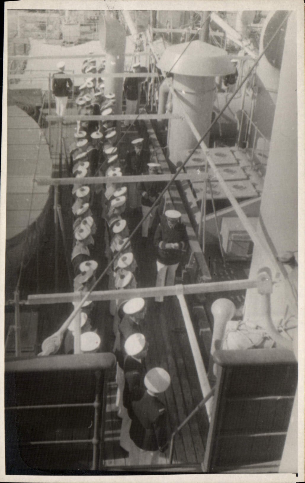 CARTE PHOTO Bateau de guerre Marins 