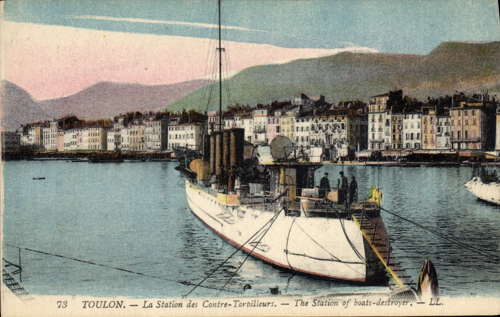 CPA Bateau de guerre Toulon La station des Contre torpilleurs 