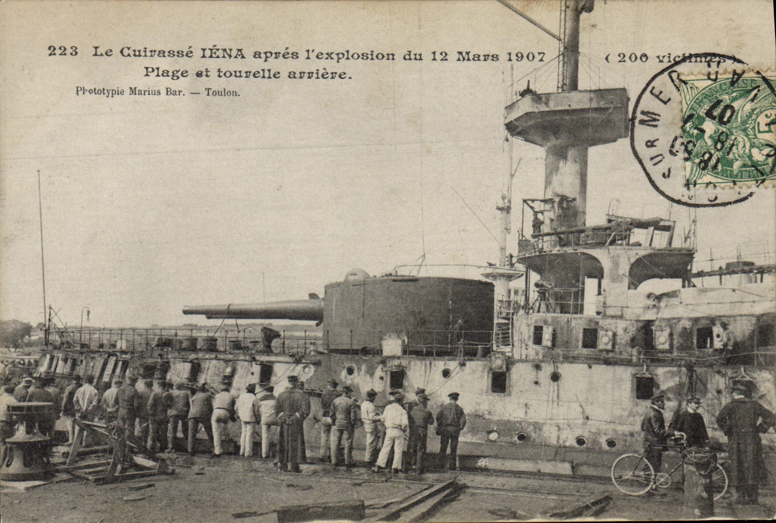 CPA Bateau de guerre Le cuirasse Iena apres l'explosion Plage et tourelle arriere