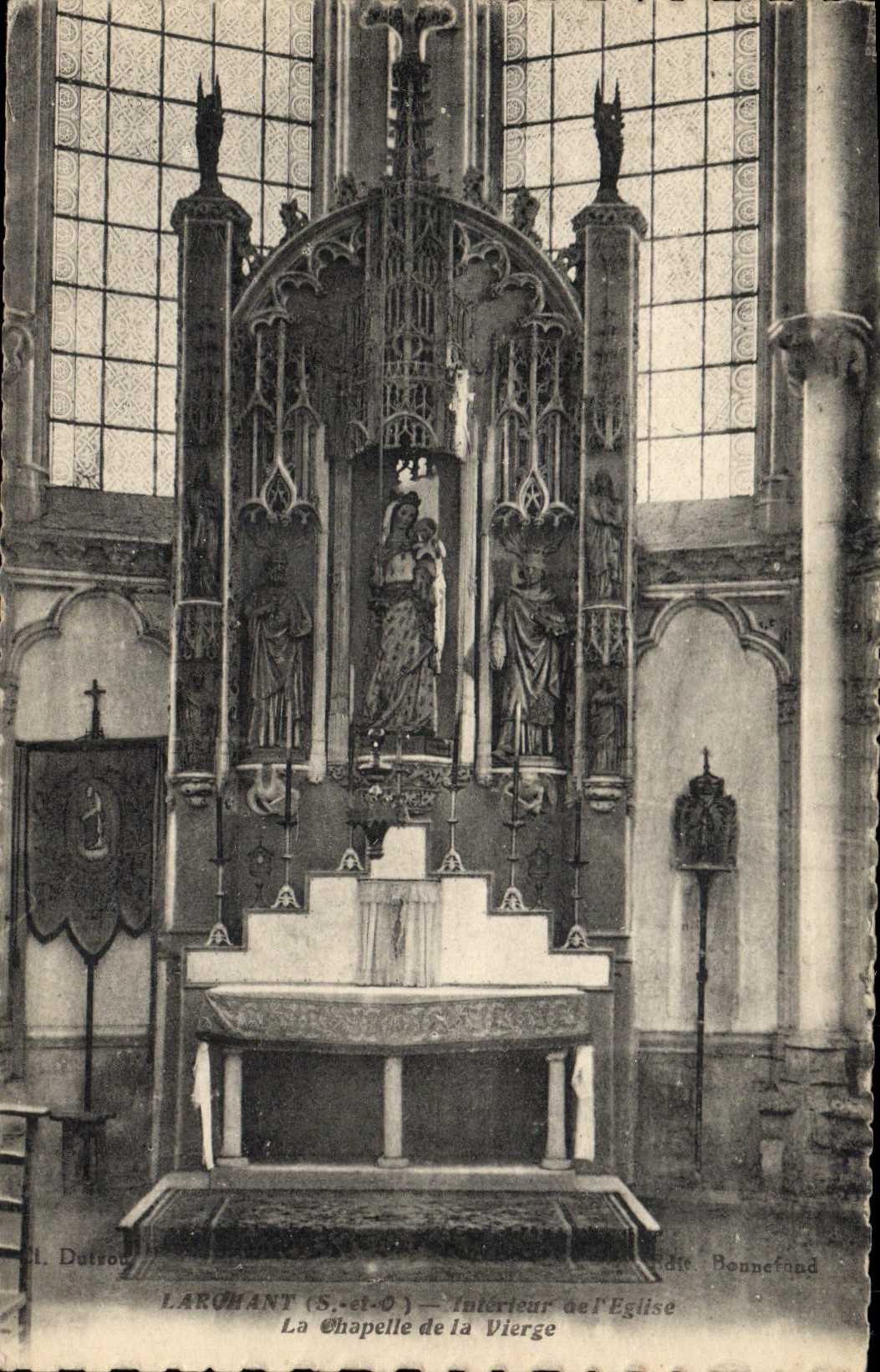 VINTAGE POSTCARD Interior Larchant of the church the vault of the virgin