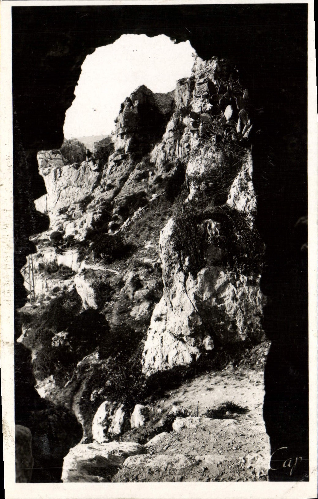 POSTAL MODERNA Eze que la puerta del amarra