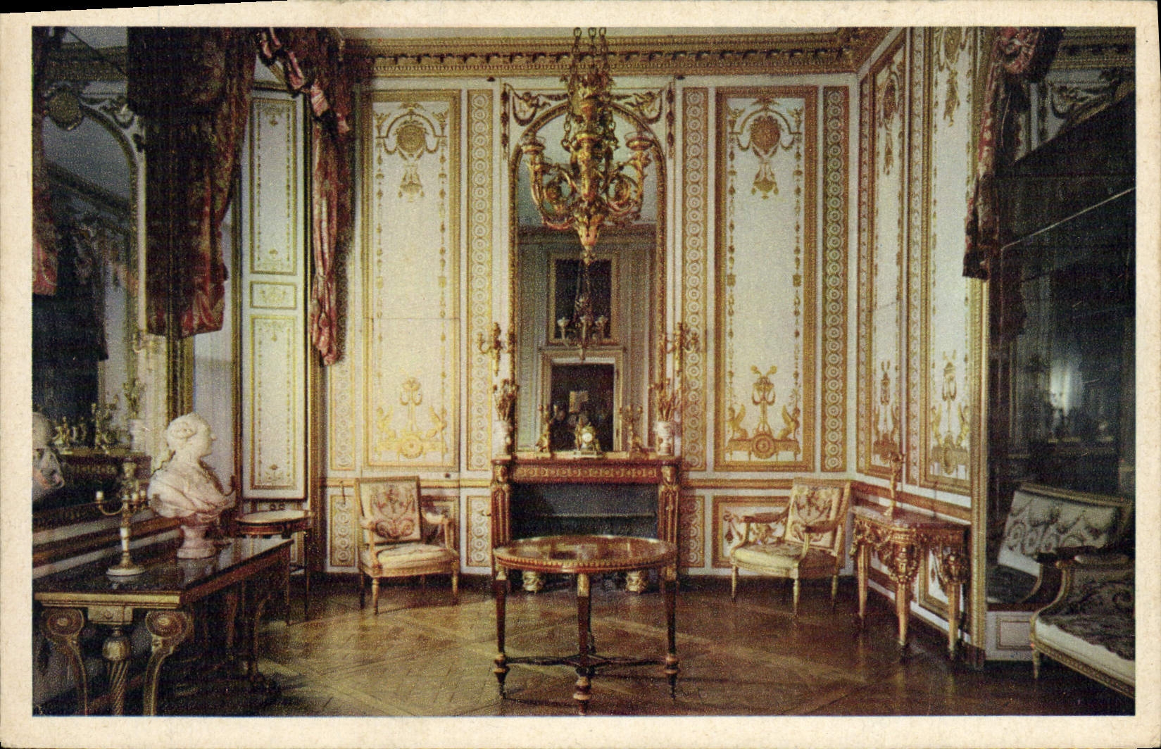 VINTAGE POSTCARD Versailles Castle Large cabinet of Marie Antoinette