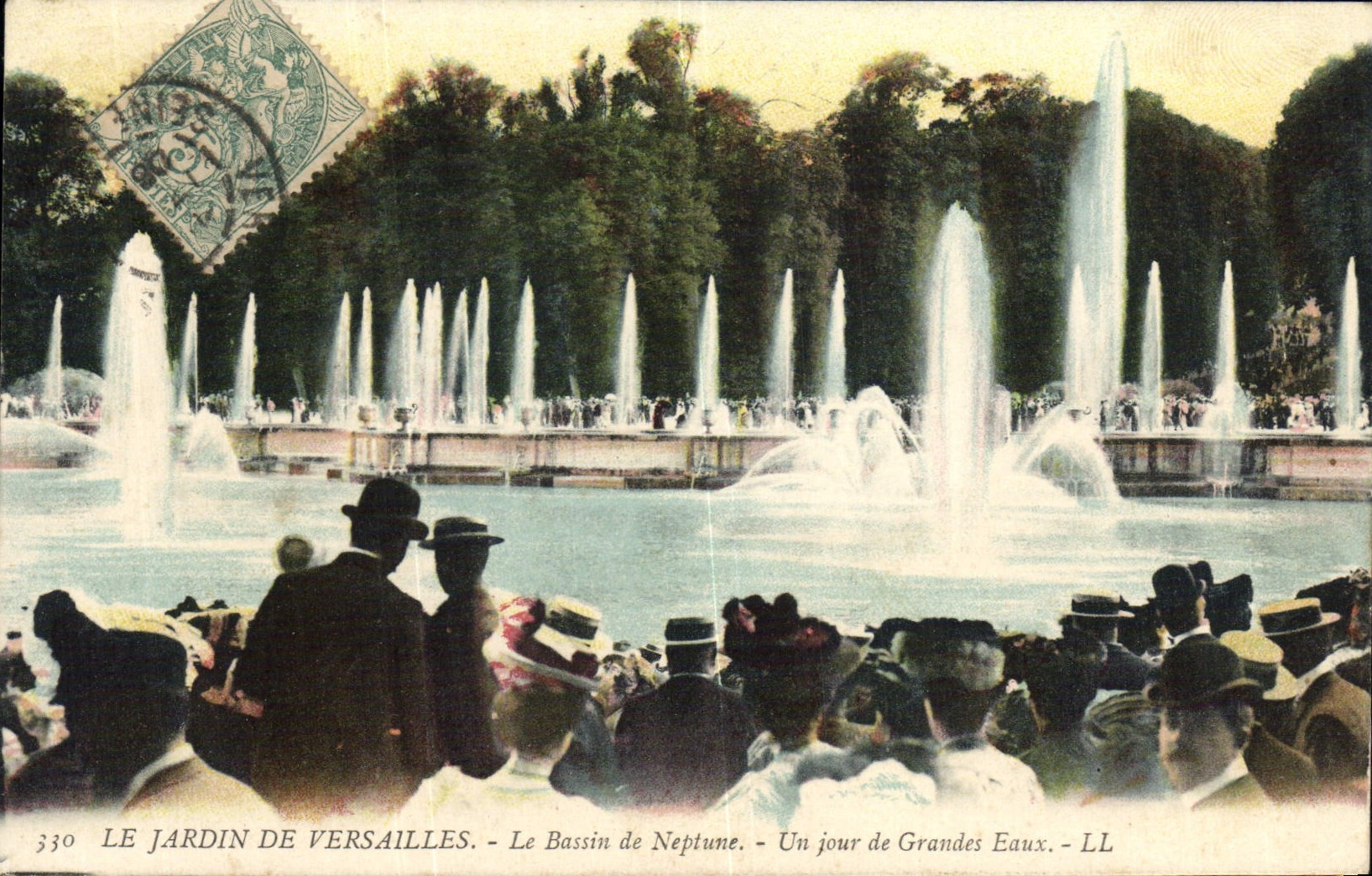 CPA Versailles Le Bassin Neptune Un Jour de grandes eaux