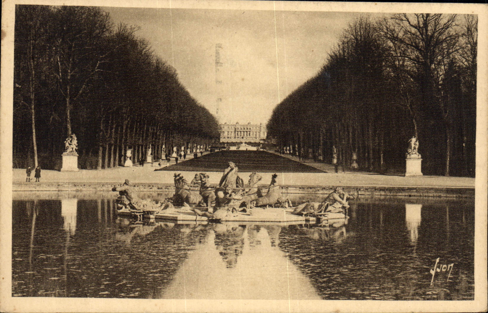 VINTAGE POSTCARD Versailles Garden of the palate Basin of Apollo