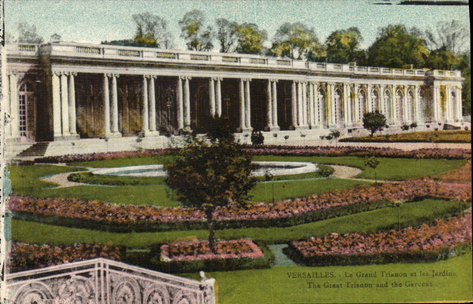 VINTAGE POSTCARD Versailles large Trianon and gardens
