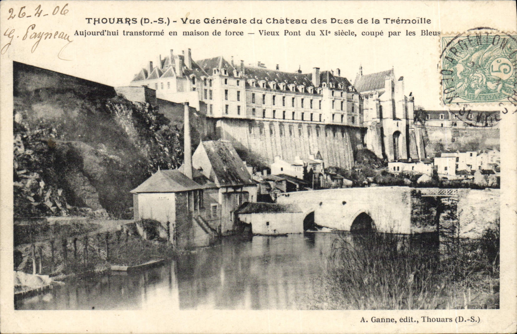Opinión de la prisión de Thouars de la POSTAL de la VENDIMIA del castillo de los duques de la casa de Tremoille de la corrección