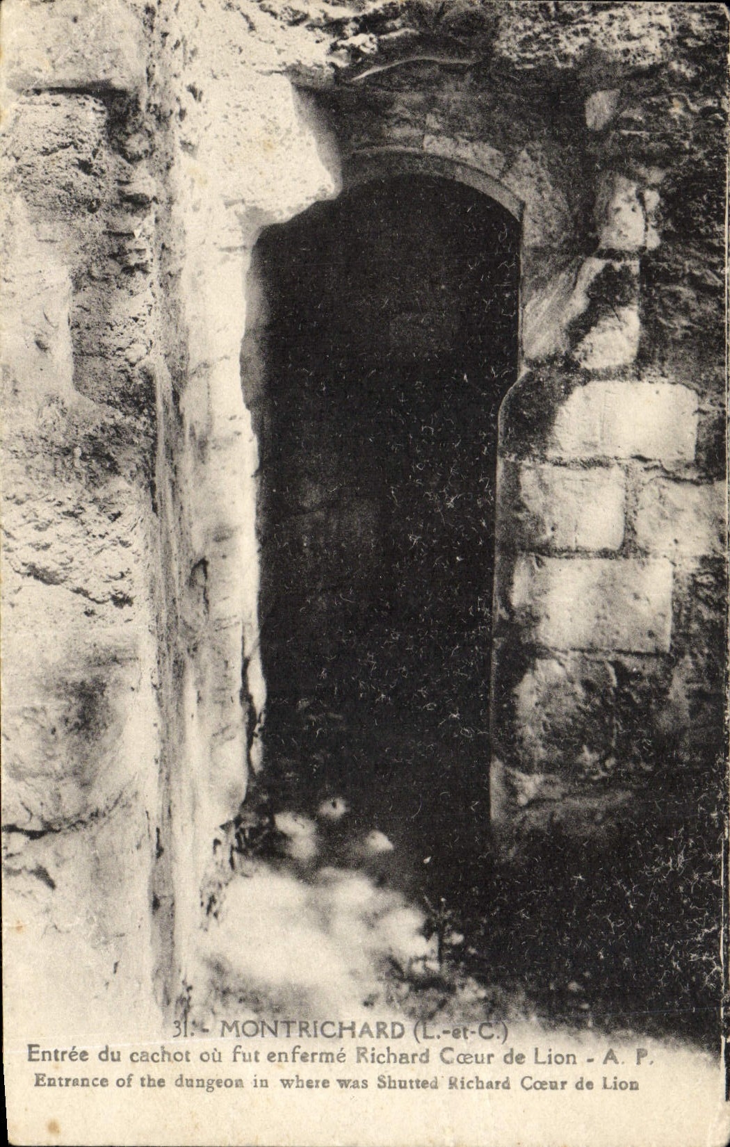 CPA Prison Montrichard Entree du cachot ou fut enferme Richard Coeur de Lion 