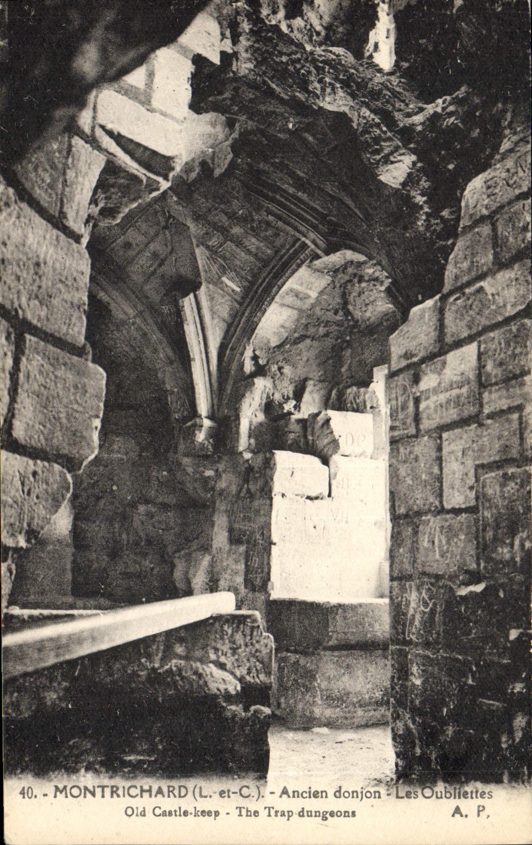 Oubliettes viejos de la subsistencia de la prisión de Montrichard de la POSTAL de la VENDIMIA