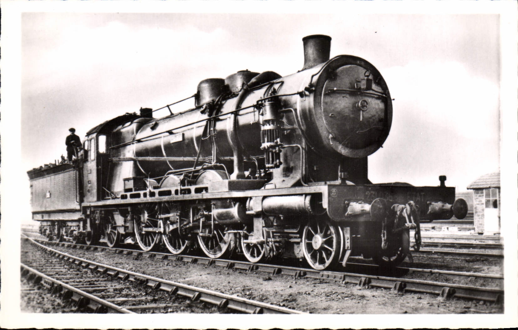 VINTAGE POSTCARD train Locomotive 231.011 has 231.060