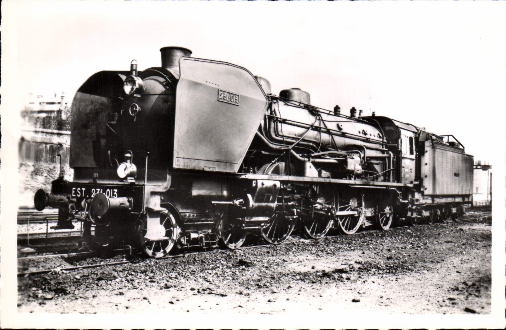VINTAGE POSTCARD train Locomotive the SNCF 231 B1 has 40