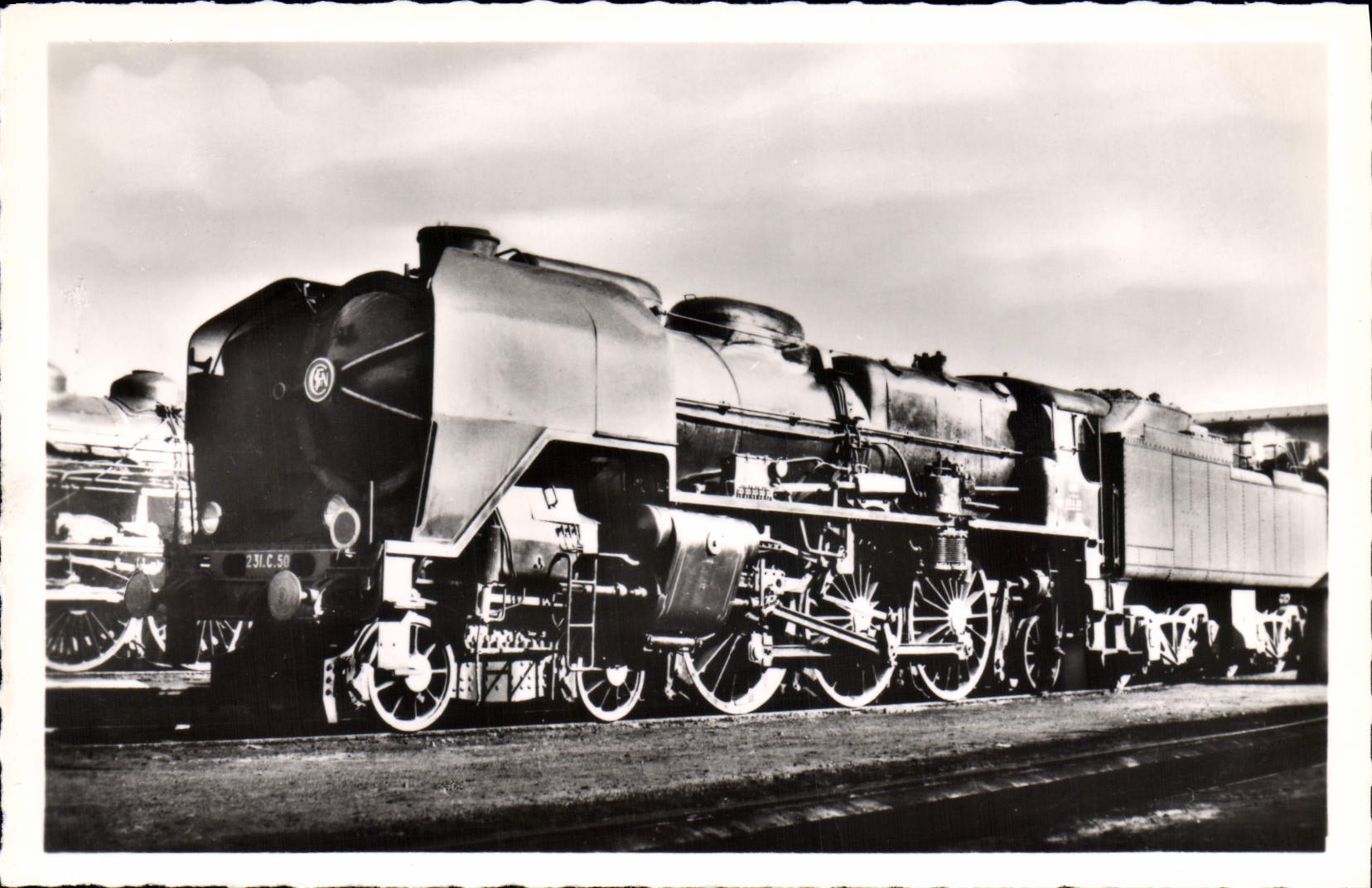 VINTAGE POSTCARD train Locomotive the SNCF 231 C 49 has 88