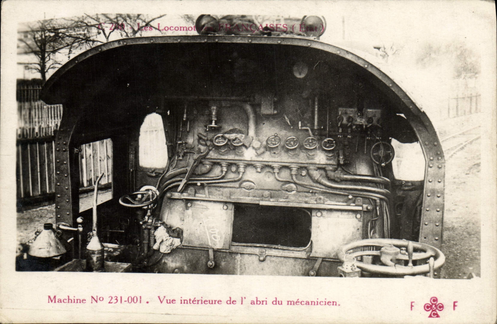 CPA train Locomotive Machine 231 001 Vue interieure de l'abri du mecanicien