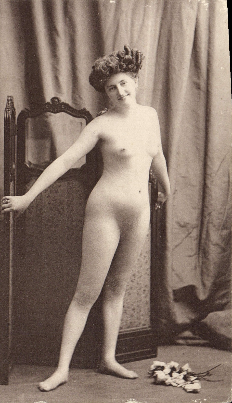 CPA Nu erotique Femme 