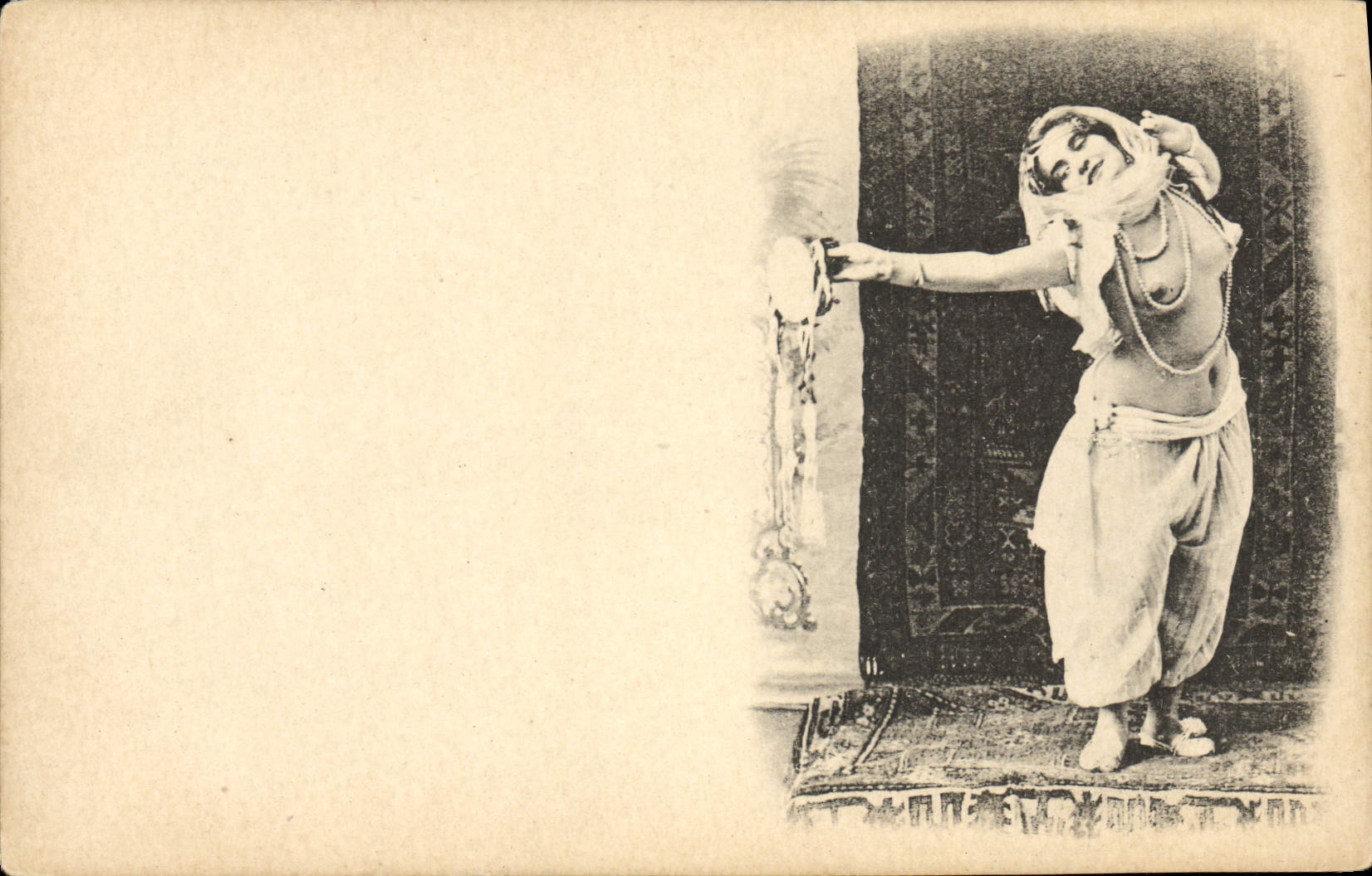 CPA Nu erotique Femme