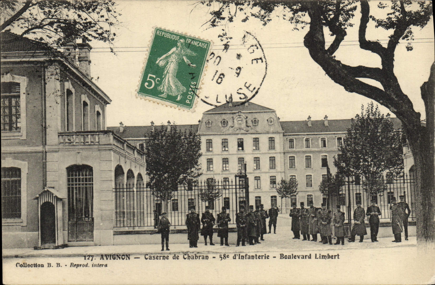 La POSTAL Militaria de la VENDIMIA acuartela los cuarteles de Avignon de Chabran 58eme del bulevar de Limbert de la infantería