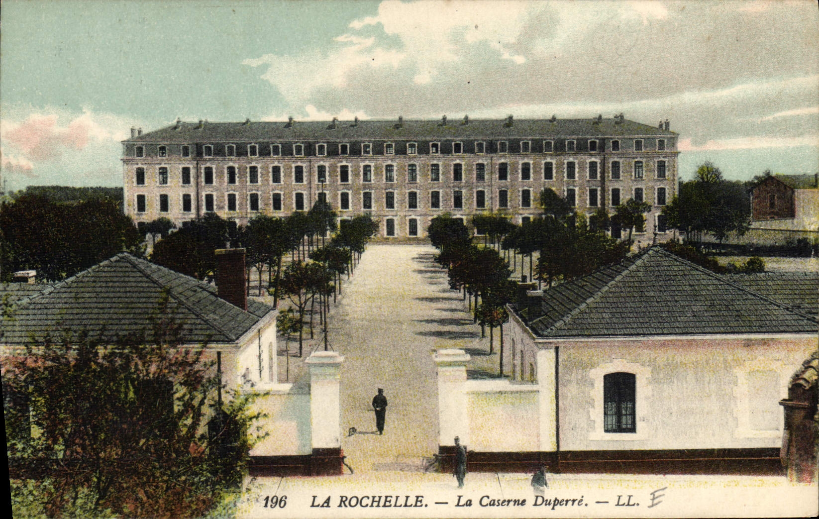VINTAGE POSTCARD Militaria La Rochelle Barracks the Duperre barracks