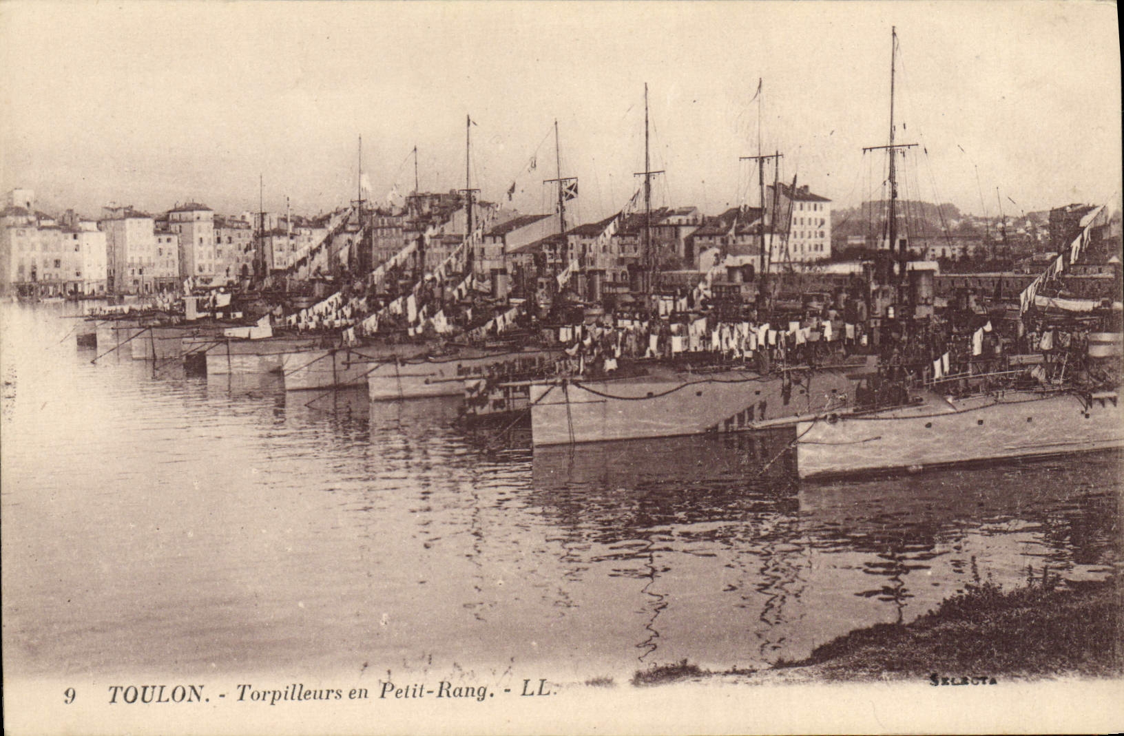VINTAGE POSTCARD Warship Toulon Destroyers in small row