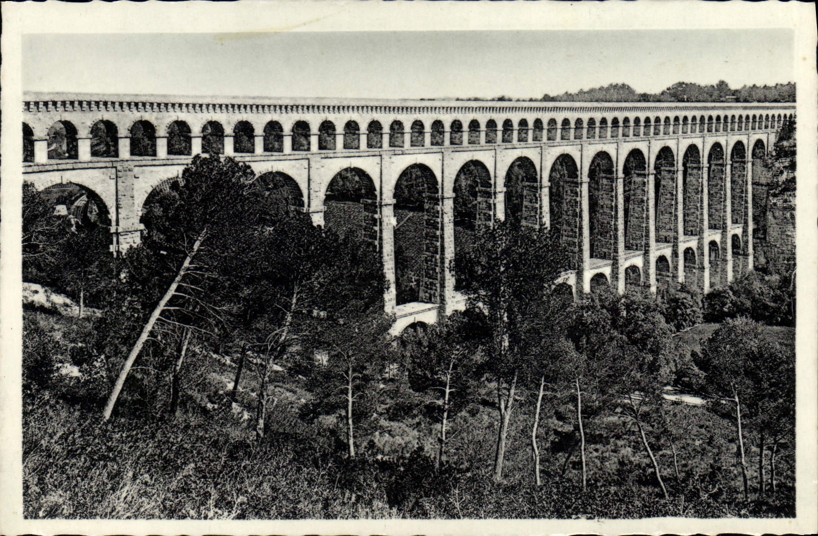 CPA Aix En Provence Le Pont Acqueduc de Roquefavour