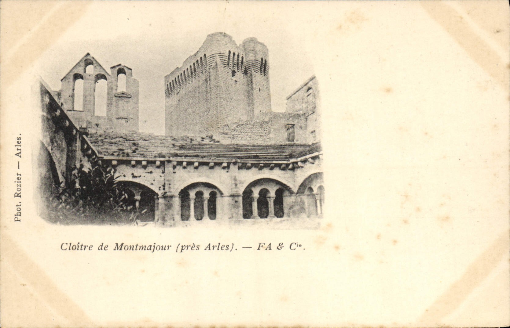 CPA Cloitre de Montmajour pres Arles