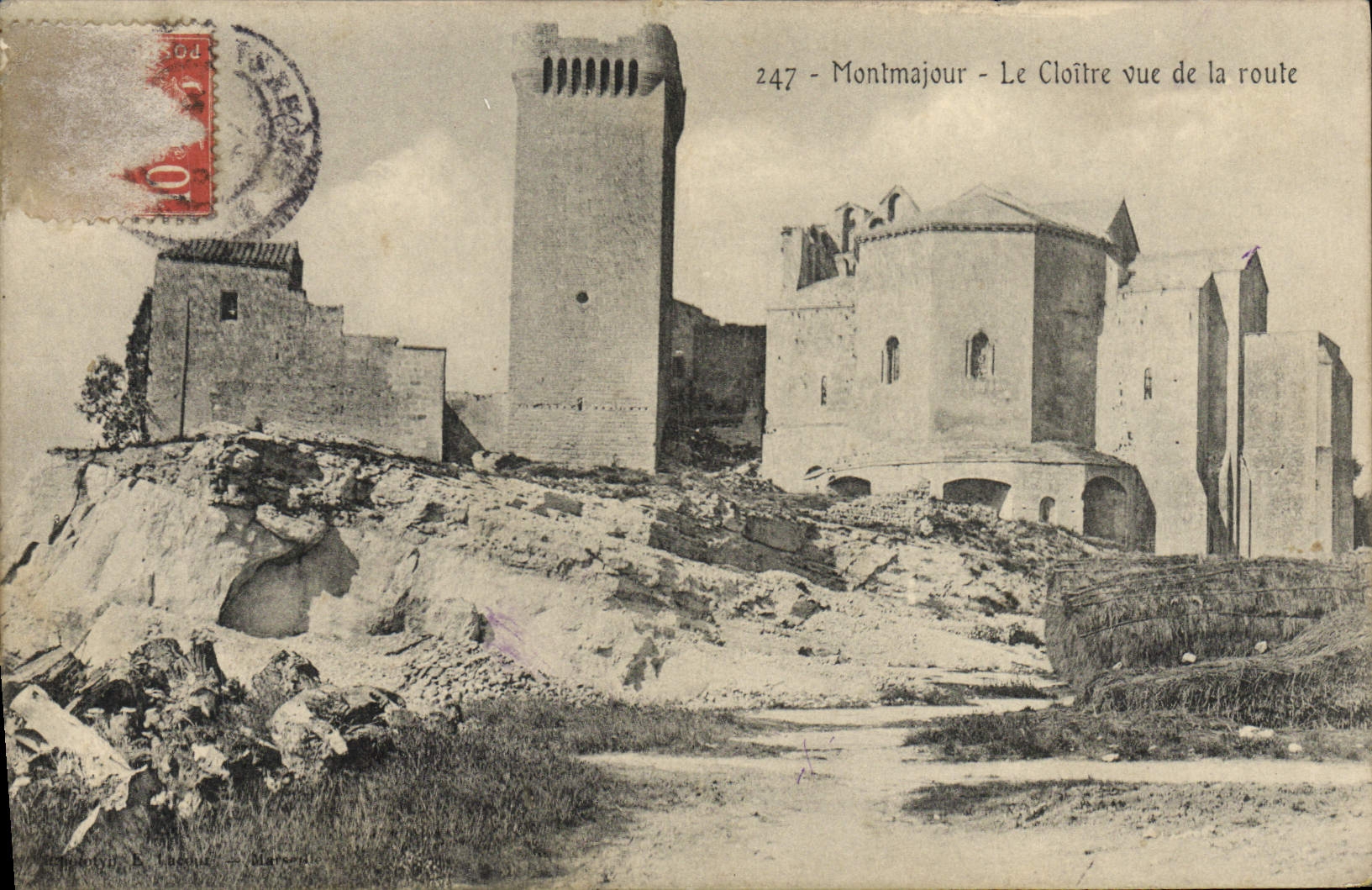 CPA Montmajour le cloitre due de la route