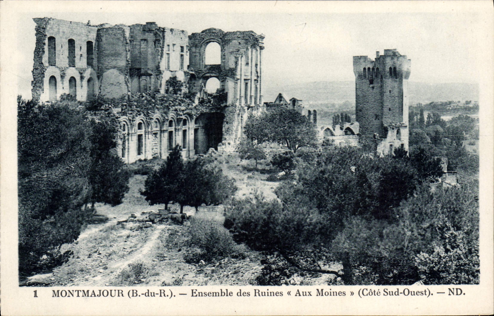 CPA Montmajour Ensemble des Ruines Aux Moines