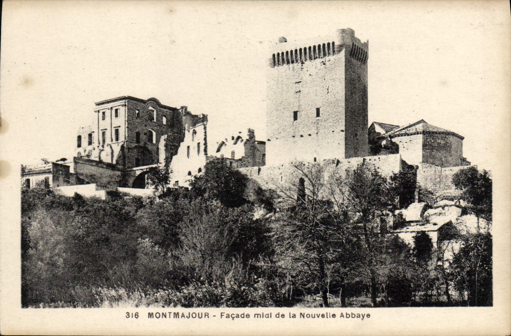 CPA Montmajour Facade Midi de la Nouvelle Abbaye
