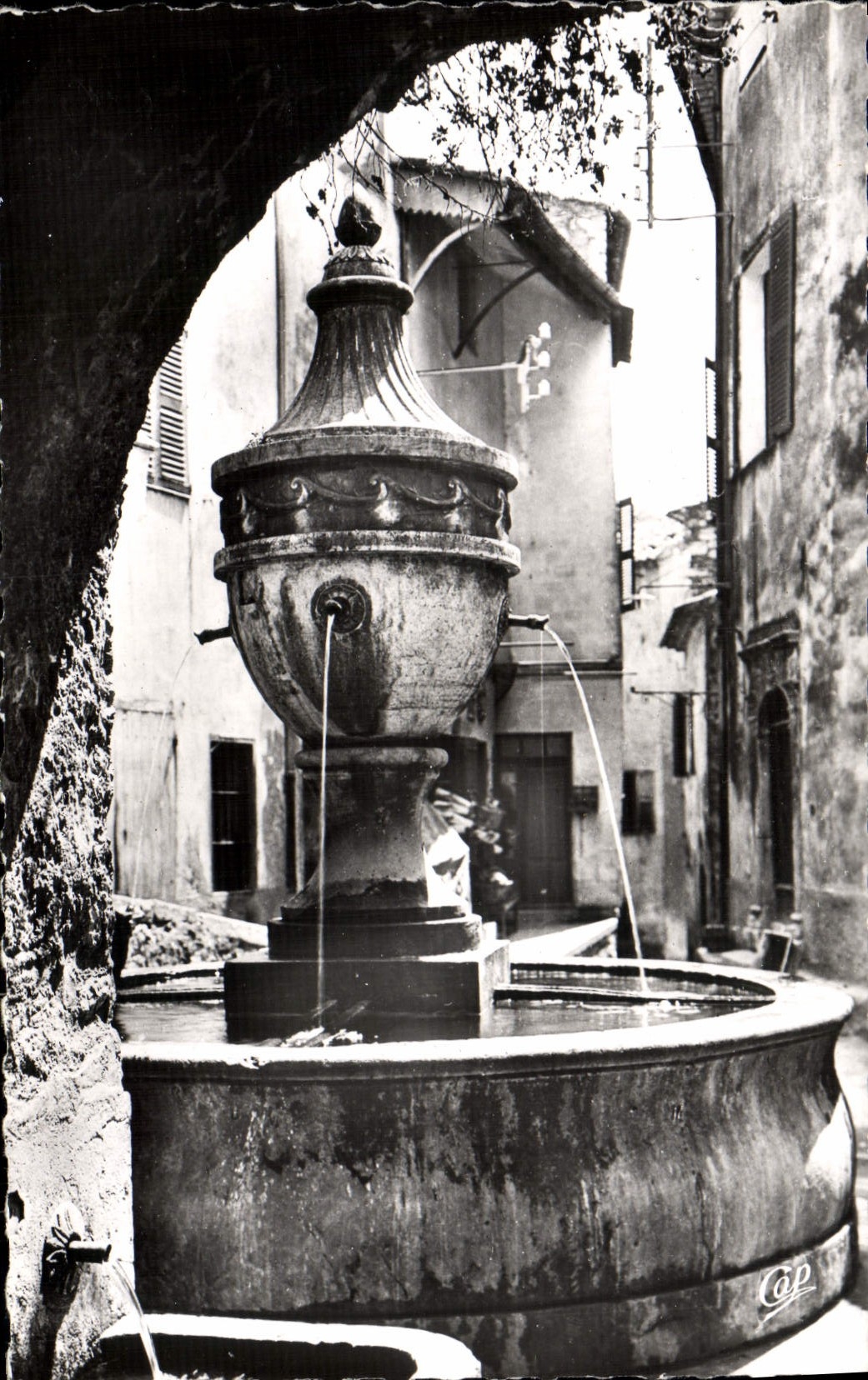 MODERN CARD Saint Paul an old fountain 1840