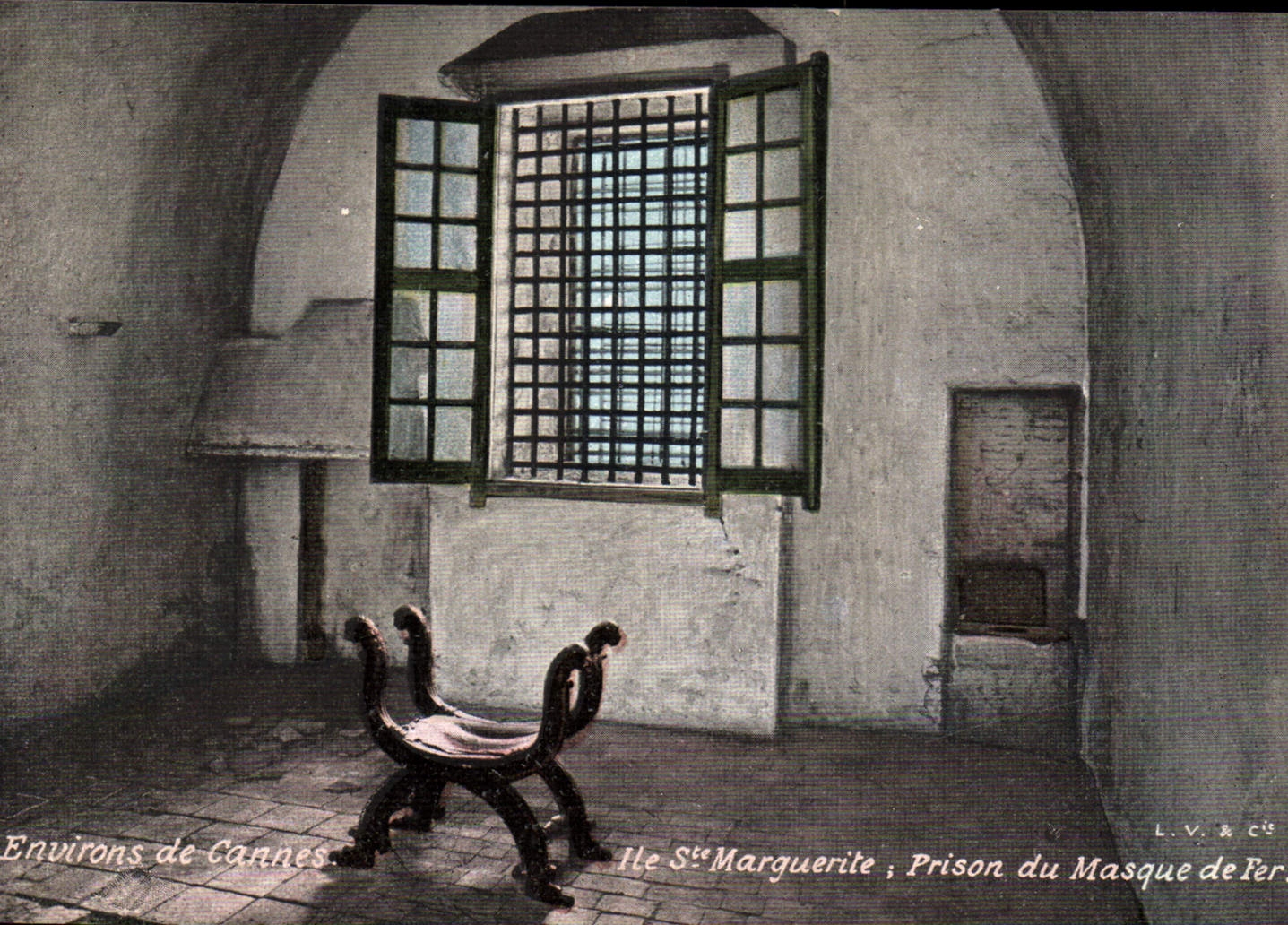CPA Prison Environs de Cannes Ile Ste marguerite prison du masque de fer