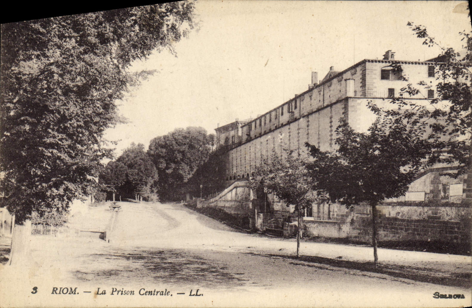 CPA Prison Riom La prison centrale 