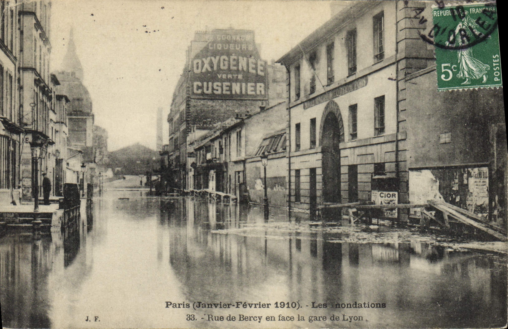 VINTAGE POSTCARD Paris Floods Street of Bercy opposite the station of Lyon Cusenier Publicity