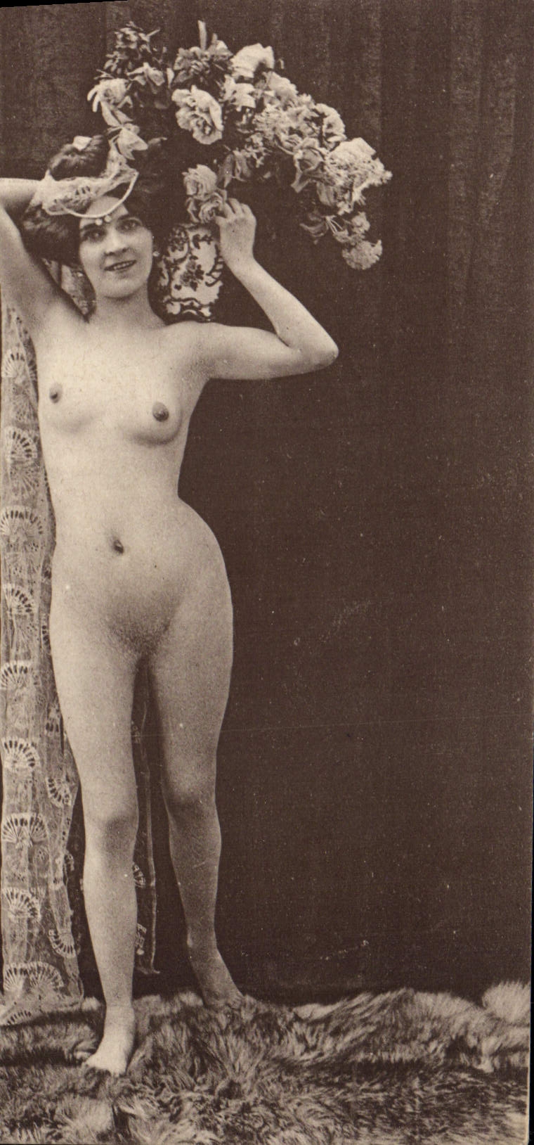 CPA Femme Nu erotique