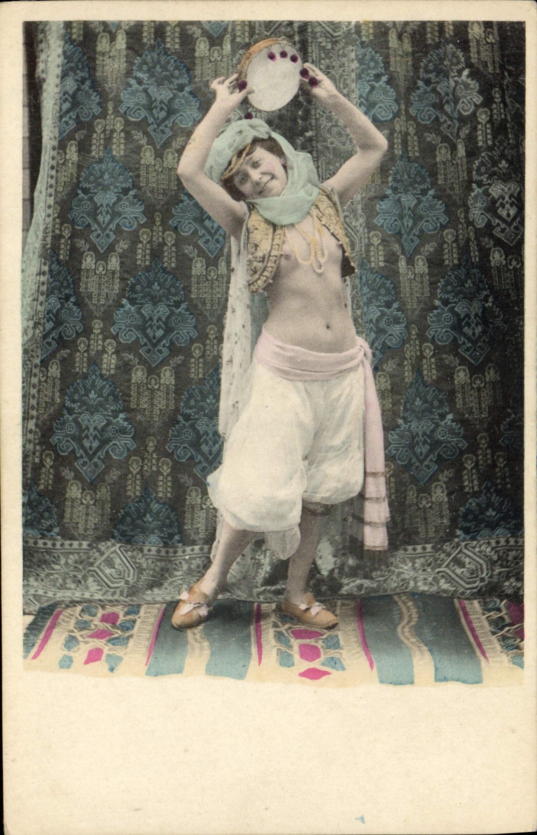 CPA Femme Nu erotique