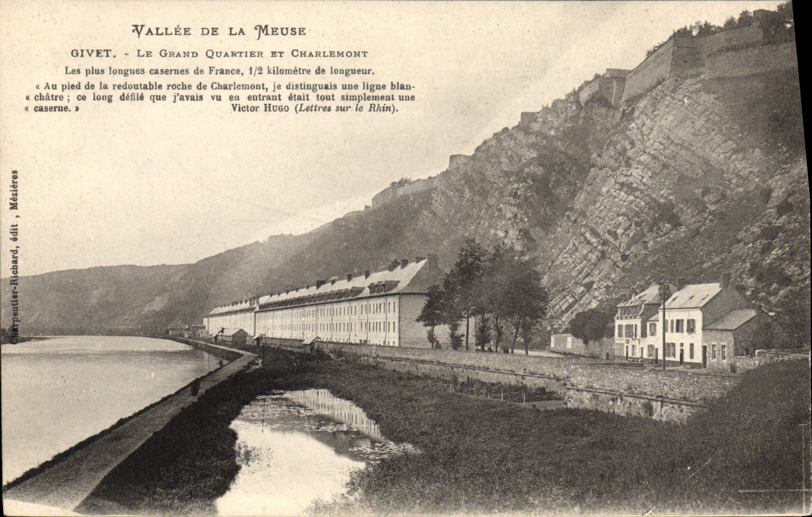 CPA Militaria Caserne Vallee de la Meuse Givet le grand quartier et Charlemont