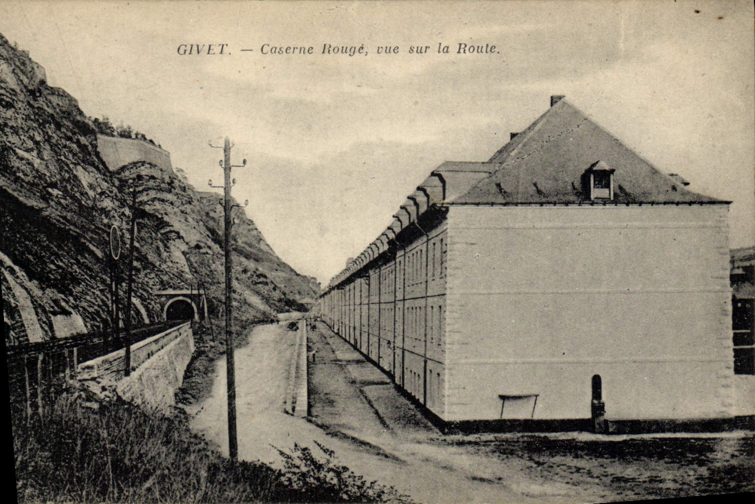 Movimientos de Militaria Caserne Givet Caserne de la POSTAL de la VENDIMIA vistos en el camino