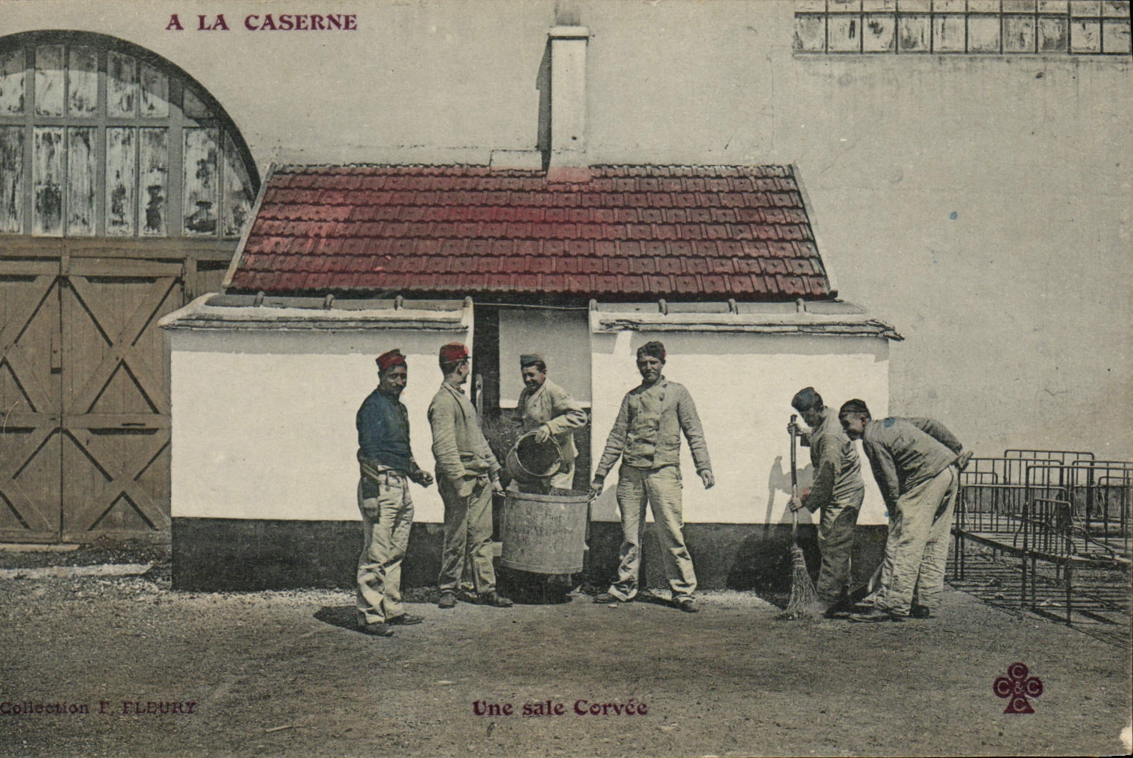 La POSTAL Militaria de la VENDIMIA acuartela una servidumbre sucia