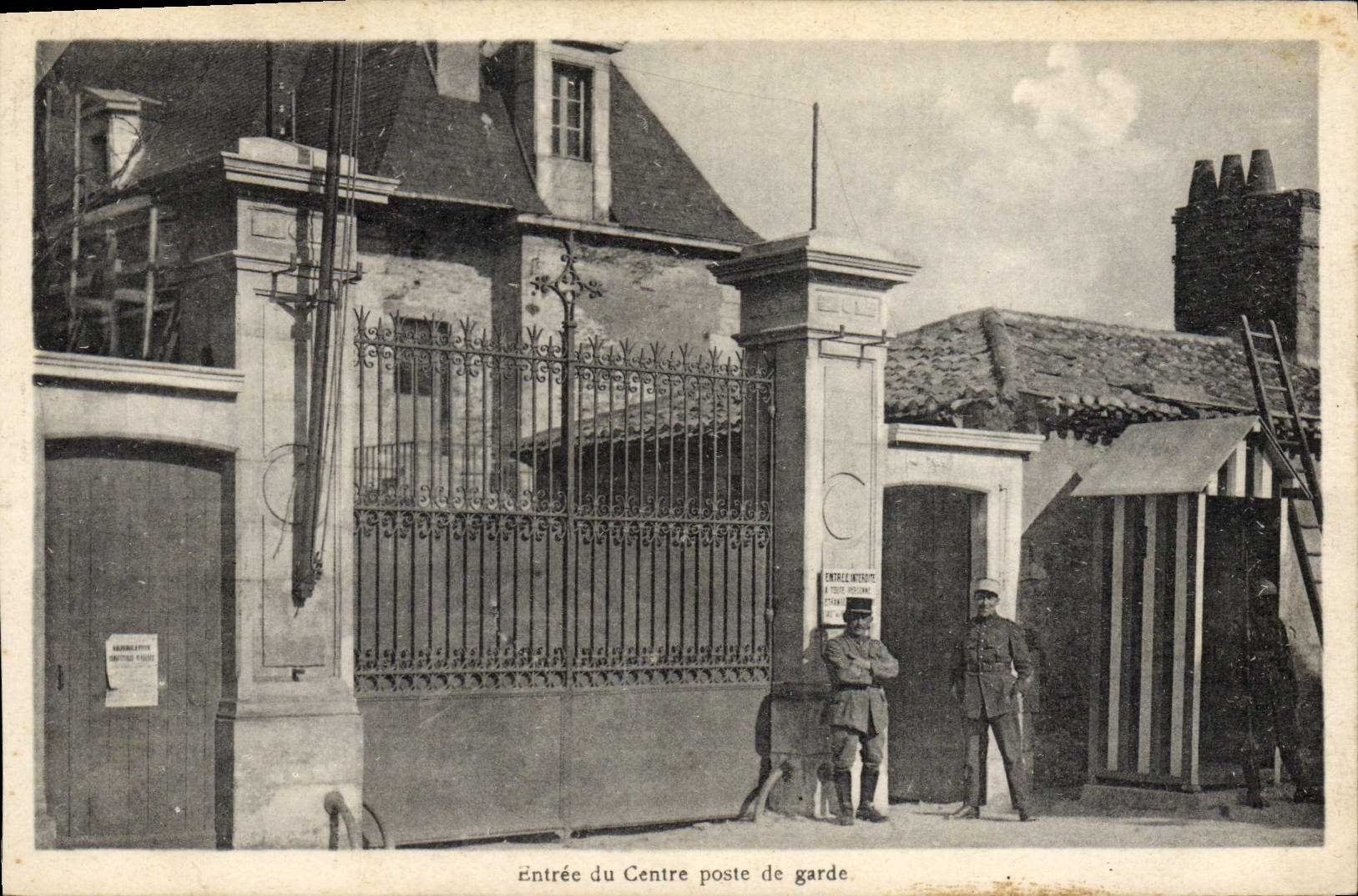 Los cuarteles de Militaria de la POSTAL de la VENDIMIA entraron del guardroom de centro