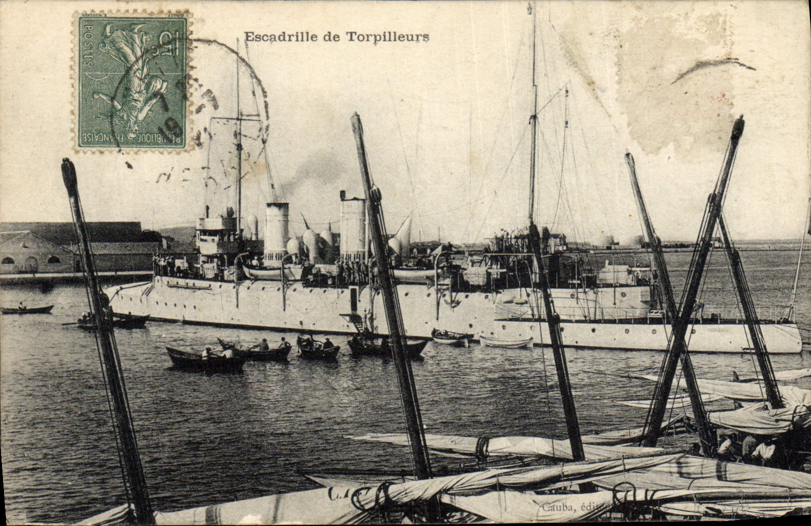 CPA Bateau de guerre Escadrille de torpilleurs 