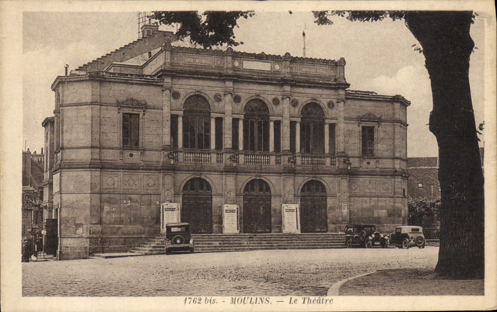 VINTAGE POSTCARD the Theater Moulins