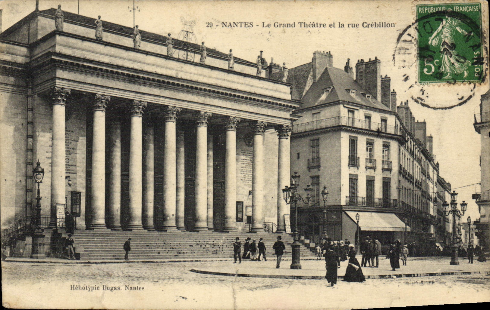 CPA Nantes Le grand Theatre et la rue Crebillon