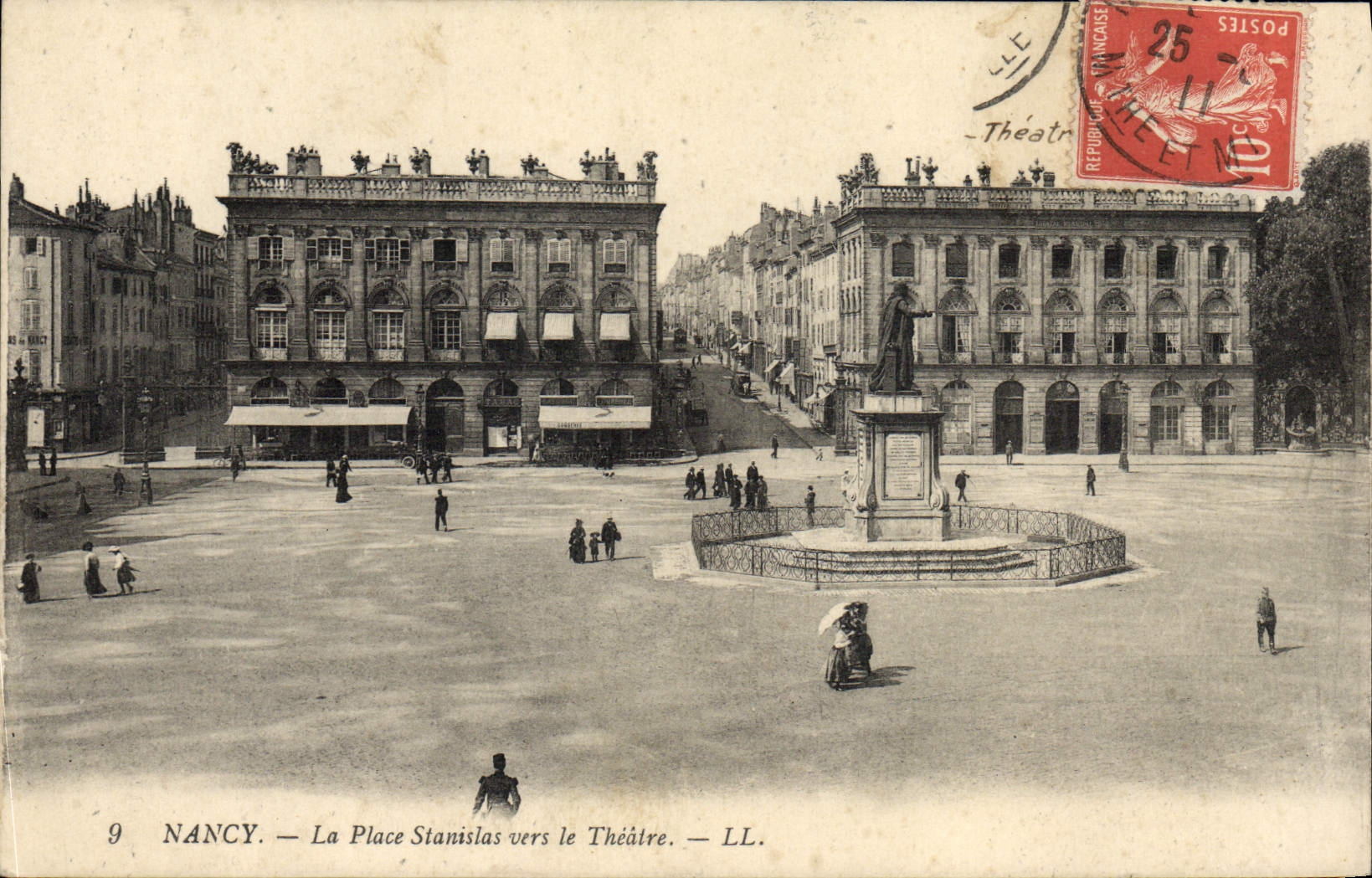 CPA Nancy La place Stanislas vers le Theatre 