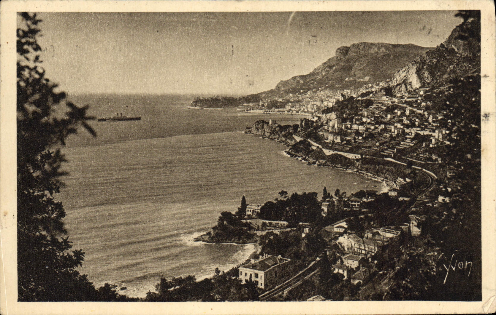 CPA Roquebrune Vue laterale vers Monte Carlo Monaco