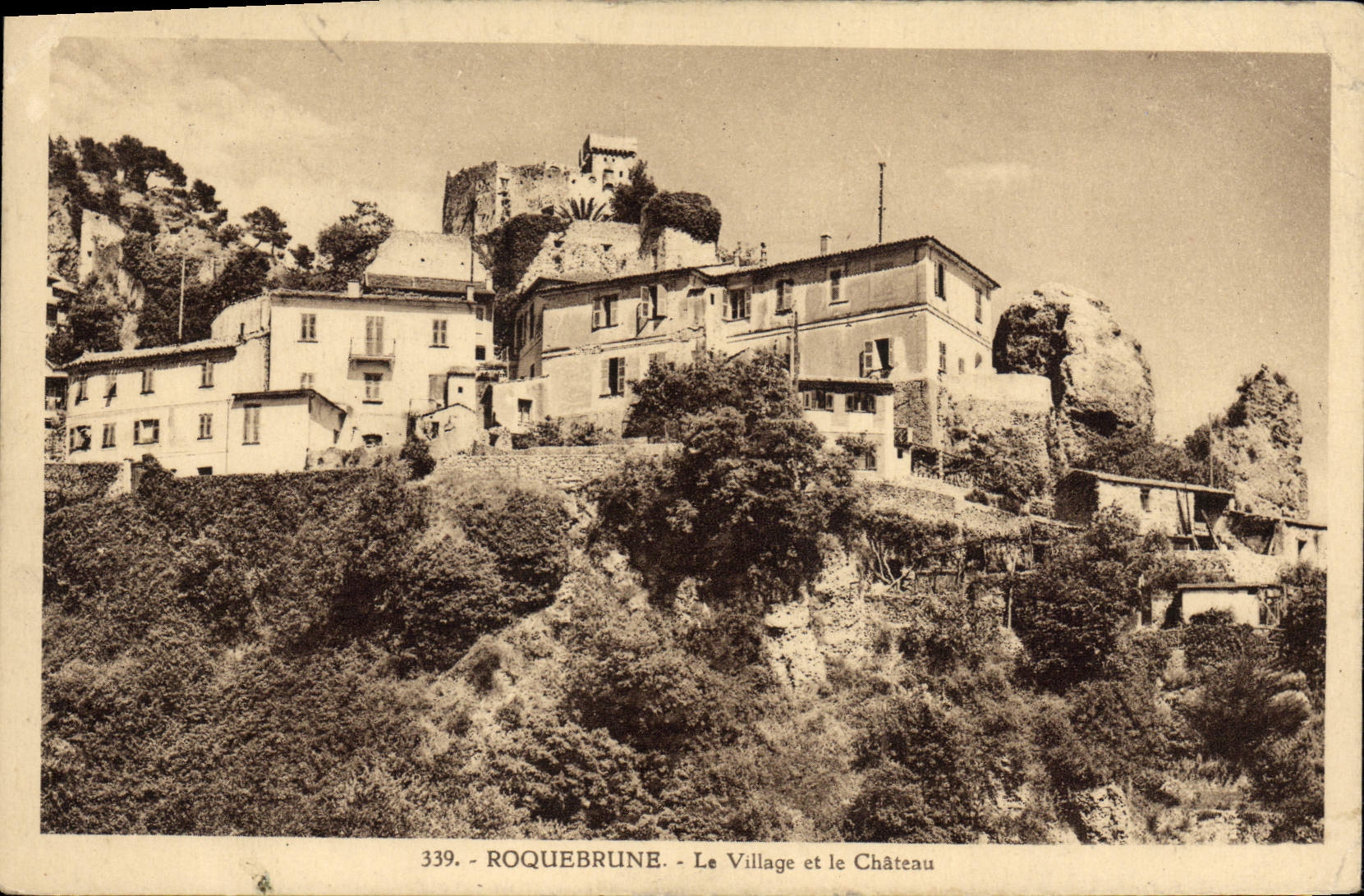 CPA Roquebrune Le Village et le Chateau