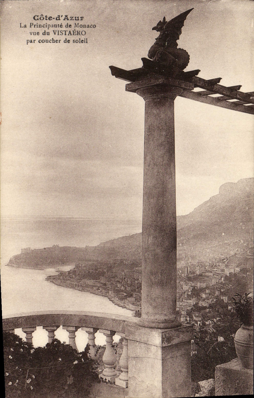 CPA Principaute de Monaco vue du Vistaero par coucher de soleil