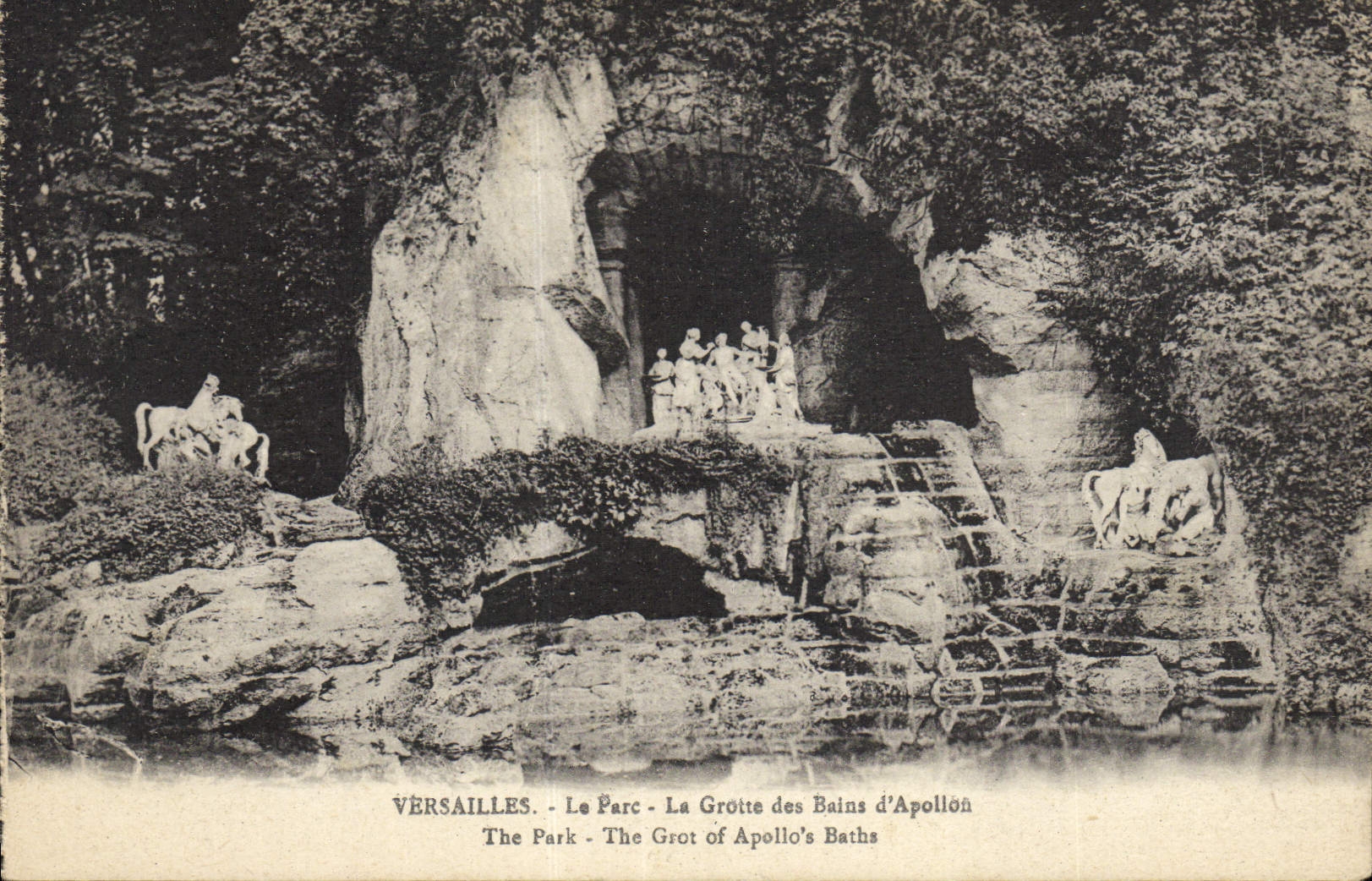 POSTAL Versalles de la VENDIMIA el parque la cueva de los baños de Apolo