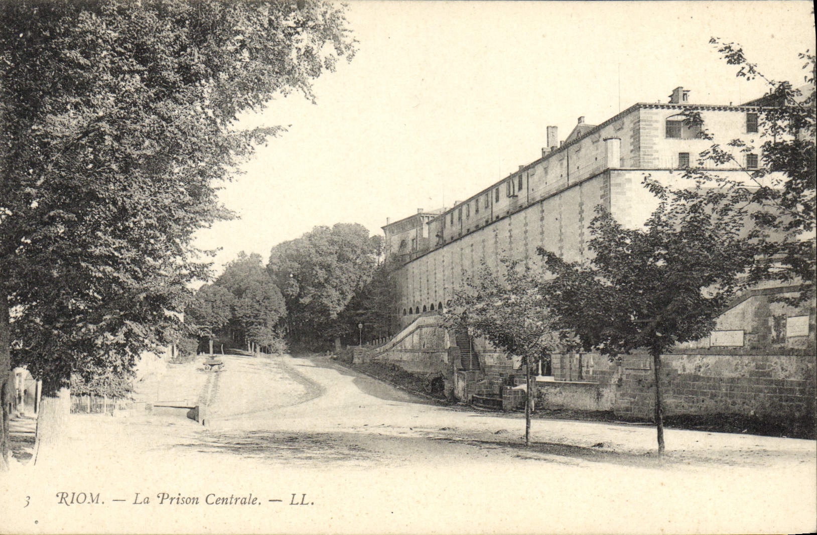 CPA Prison Riom La prison centrale