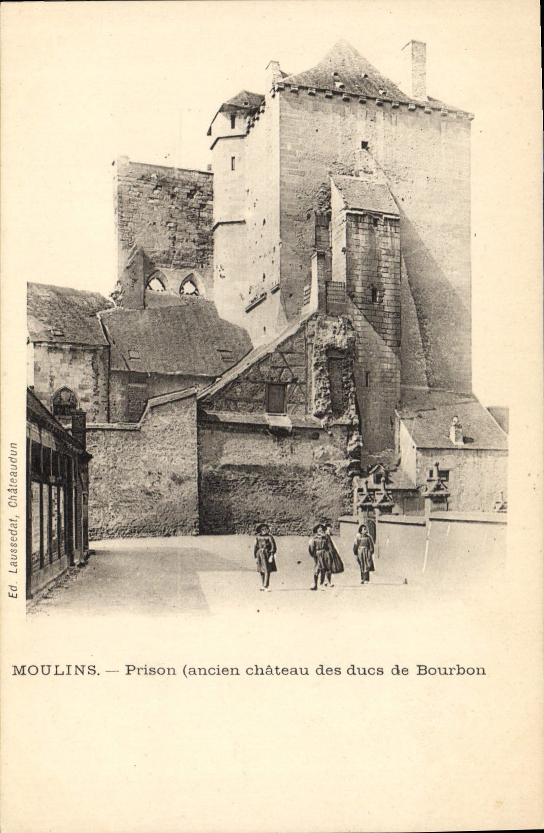 CPA Prison Moulins Ancien chateau des ducs de Bourbon